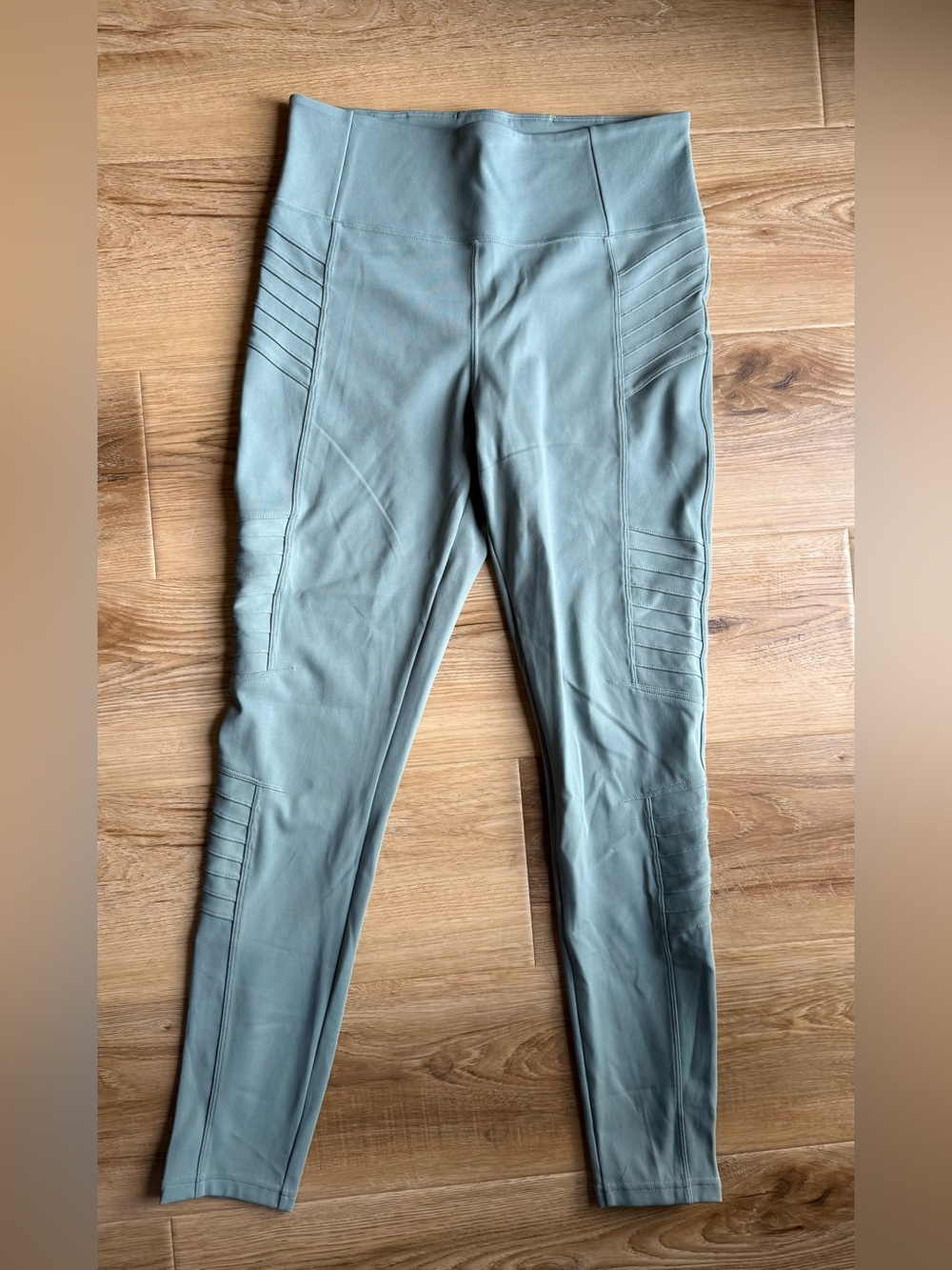 Athleta Women’s Moto Sea foam Green Leggings